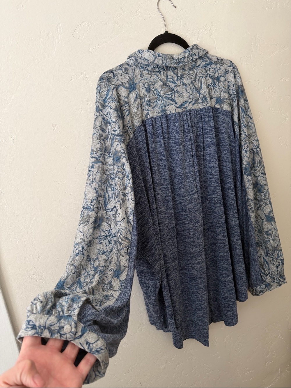 Young Threads Oversized Blue Floral Button-Up Top - 2X - Picture 5 of 6